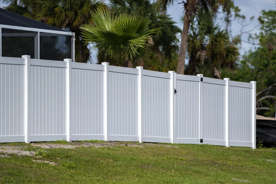 Reputable Vinyl Fence Repair Snohomish, WA